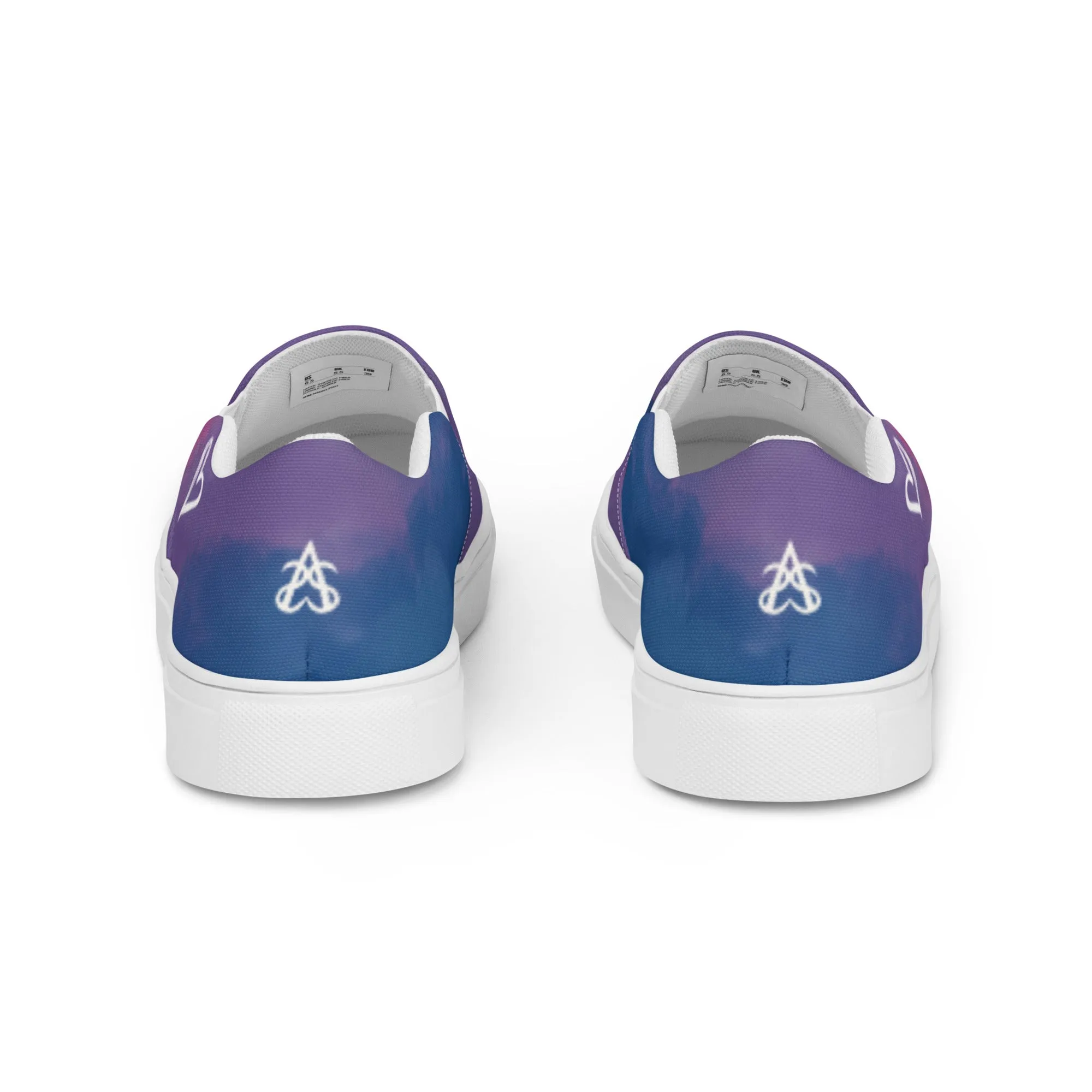 Cloudy Bisexual Slip-on Canvas Shoes (Fem Sizing)