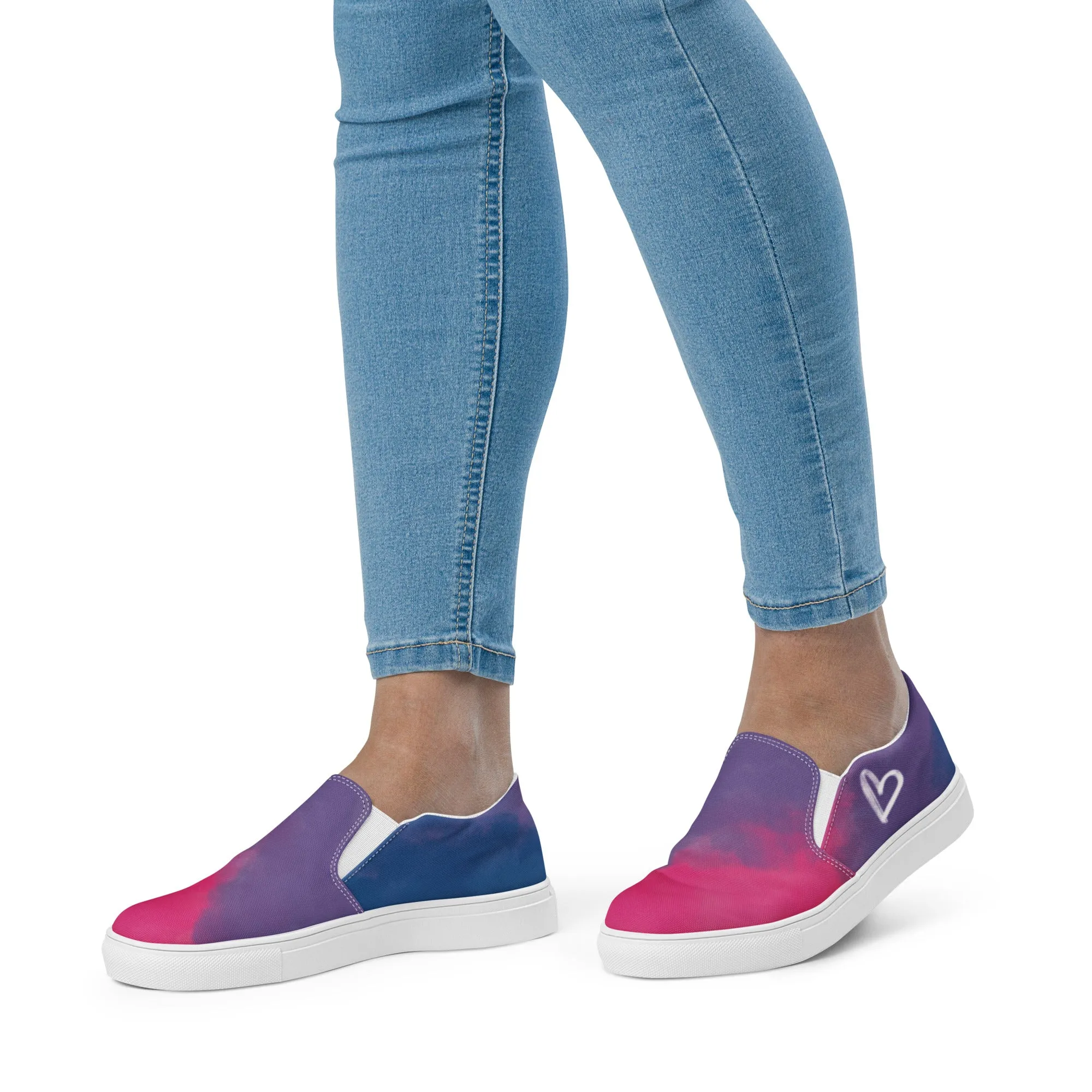 Cloudy Bisexual Slip-on Canvas Shoes (Fem Sizing)