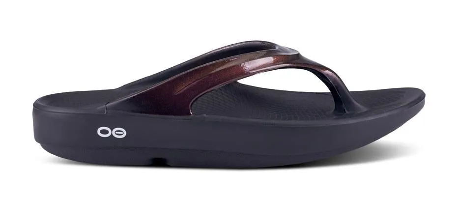 Oofos | OOlala Luxe Sandal | Women's | Cabernet